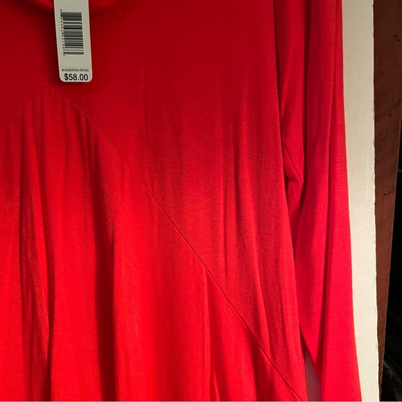 Joseph Abboud Turtleneck Tunic in Red. Size: Small, NEW with tag. 95% Rayon - Picture 8 of 10